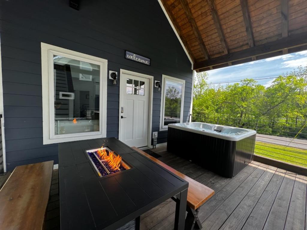 Modern Smoky Mountain Tiny House Apartment Pigeon Forge Exterior photo